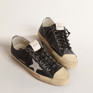 Golden Goose V-Star LTD Sneakers In Blue Leather With Silver Metallic Leather Star GMF00129.F004630.50580