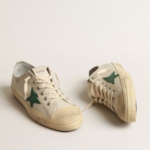 Golden Goose V-Star Sneakers In Glossy Leather With Green Leather Star GMF00129.F004023.10502